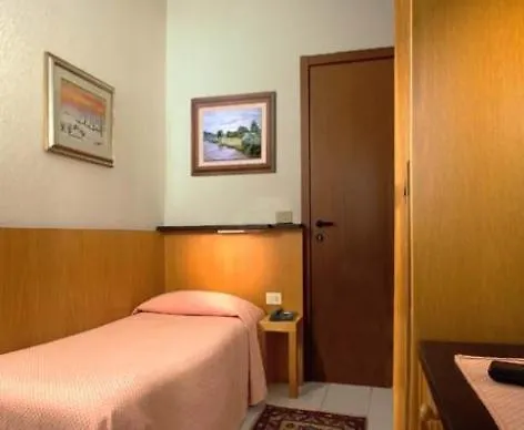 ジャルディーノ ホテル ミラノ